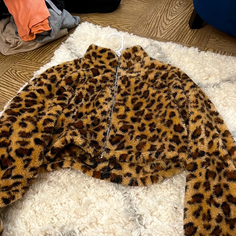 Furry cheetah cropped jacket
